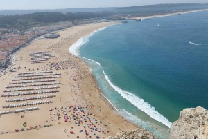 Vanuit Lissabon: Nazaré en Óbidos Privétour in een premium auto