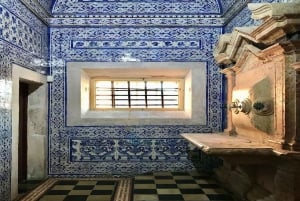 From Lisbon: Nazaré – Portugal’s Giant Waves Surf Tour