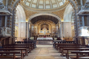 From Lisbon: Nazaré – Portugal’s Giant Waves Surf Tour