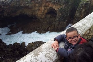 From Lisbon: Tour Sintra, Pena Palace, Regaleira and Cascais