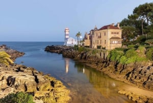 From Lisbon: Tour Sintra, Pena Palace, Regaleira and Cascais