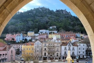 Från Lissabon: Sintra National Palace och byn & Cascais