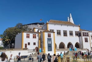 Från Lissabon: Sintra National Palace och byn & Cascais