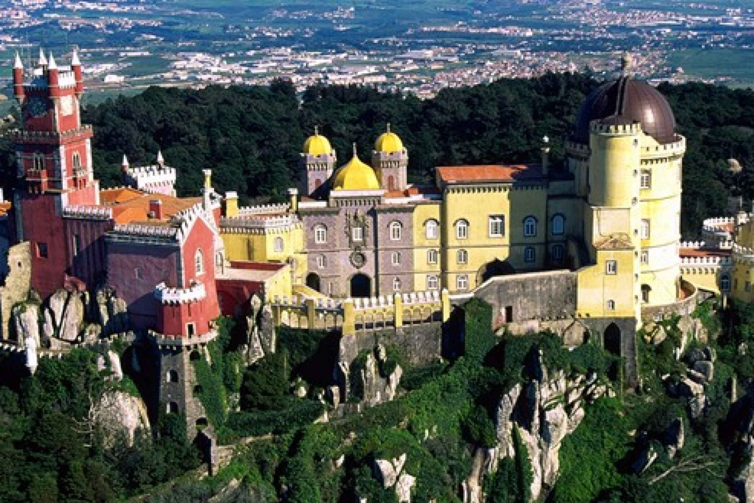 From Lisbon: Sintra, Pena Palace, and Quinta Regaleira Tour