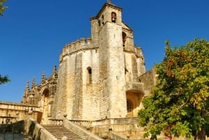 From Lisbon: Tomar, Christ Convent & Almourol Castle Tour