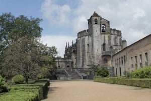De Lisboa: Visita a Tomar, Convento de Cristo e Castelo de Almourol