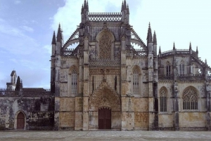 From Lisbon: Tour to Fátima, Batalha, Nazaré and Óbidos