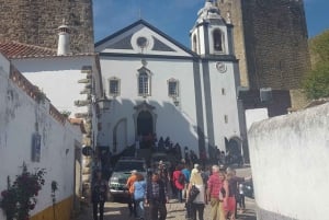 Full-day private tour to medieval Óbidos and Nazaré village