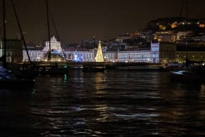 Lisbonne : Sortie en bateau privée pour un Nouvel An éblouissant (2h30)