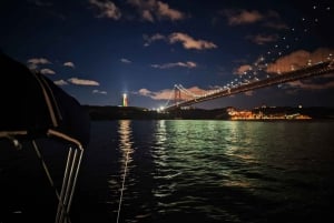 Lisbonne : Sortie en bateau privée pour un Nouvel An éblouissant (2h30)
