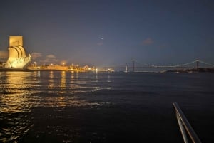 Lisbonne : Sortie en bateau privée pour un Nouvel An éblouissant (2h30)