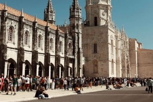 Lisbon: Jerónimos Entrance Tickets with Tuk-Tuk Tour