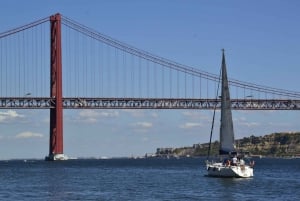 Lisbon: Morning, After lunch or Sunset tour at Tagus River