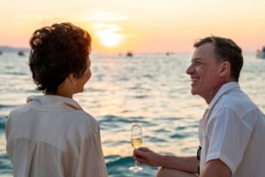 Lissabon: Luxe catamaran bij zonsondergang met drankjes