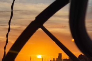 Lisboa:Passeio à vela ao pôr do sol no rio Tejo com welcome drink