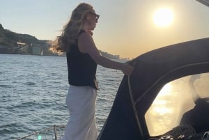 Lisboa:Passeio à vela ao pôr do sol no rio Tejo com welcome drink