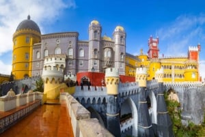 Из Лиссабона: частная экскурсия по Синтре на целый день на автомобиле премиум-класса