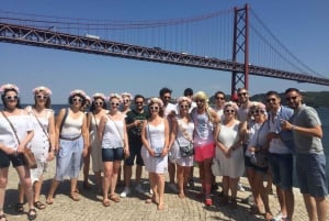 Lisbon: 1-Hour Beer or Sangria Bike Sightseeing Tour