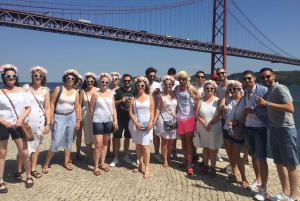 Lisbon: 1-Hour Beer or Sangria Bike Sightseeing Tour