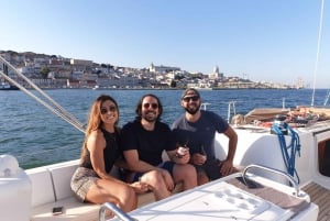 Lisbon: Champagne Sailing Tours