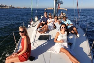 Lisbon: Champagne Sailing Tours