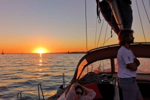 Lisbon: 2-Hour Sunset Sailing Tour on Luxury Sailing Yacht