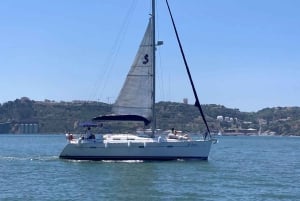 Lisbon 2-Hour Tagus River Sailing Cruise