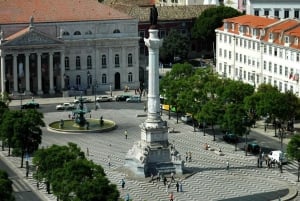 Lisbon: Private Sightseeing Tour in a Vintage Tuk Tuk