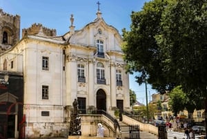 Lisbon: Private Sightseeing Tour in a Vintage Tuk Tuk