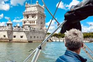 Lisboa: 2 timer båtcruise i solnedgangen med drinker