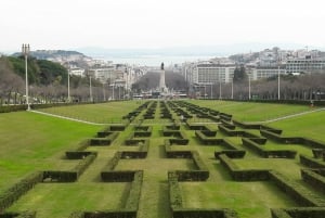 Lisbon: 3-Hour Sightseeing Tour by Tuk-Tuk