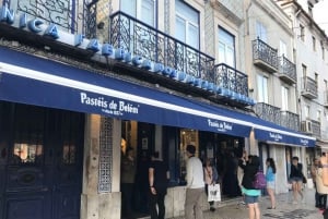 Lisbon:4-HOUR Guided Tuk Tuk Tour Old Town City Center Belem