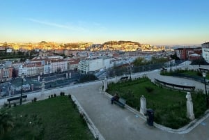 Lisbon: 90-minute Tuk Tuk city tour of Baixa, Chiado and Bairro Alto