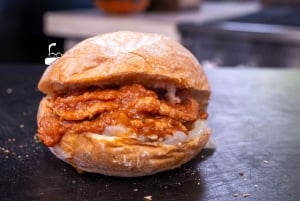 Lisbona After-Hours: Bifana Lab & Night Crawl (micro-gruppi)