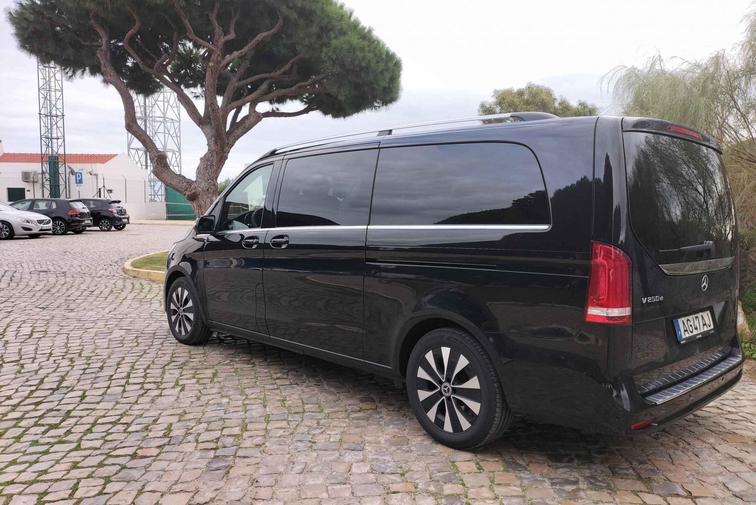 Lisbon: Airport Transfer with Private Driver