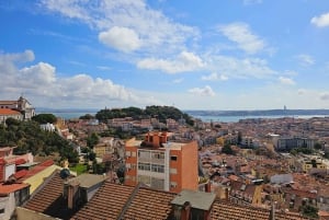 Lissabon: Guidad tur med tuk-tuk Alfama och historia 90 min