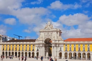 Lissabon: Guidad tur med tuk-tuk Alfama och historia 90 min