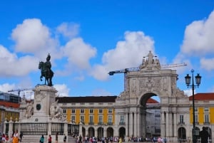 Lissabon: Guidad tur med tuk-tuk Alfama och historia 90 min