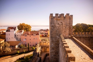 Lisboa: Excursão a pé a Alfama com entrada no Castelo de S. Jorge