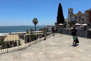 Lisboa: Excursão a pé a Alfama com entrada no Castelo de S. Jorge