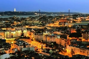 Lisbon: Authentic Fado Show, Dinner and Night Tour