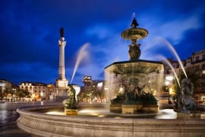 Lissabon: Fado Show, illallinen ja yökierros.