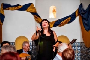 Lissabon: Fado Show, illallinen ja yökierros.