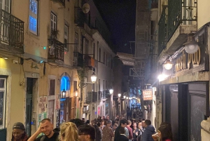 Lisbon: Bairro Alto Nightlife Tour with Drinks