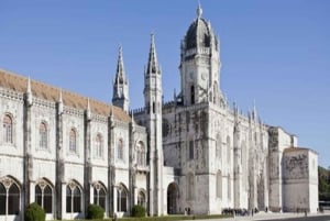 Lisbon: Belem Private Tuk-Tuk Tour for 2 hours