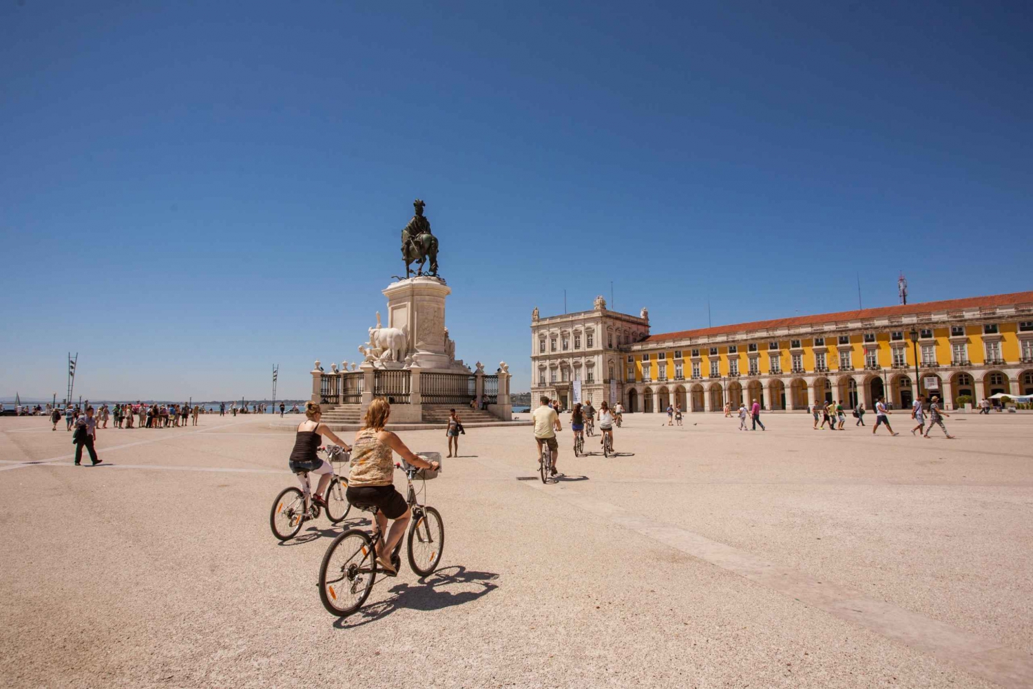 Visit-the-Iconic-Belem-District