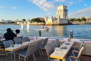 Lisboa: Passeio de Barco Praça do Comércio e Torre de Belém