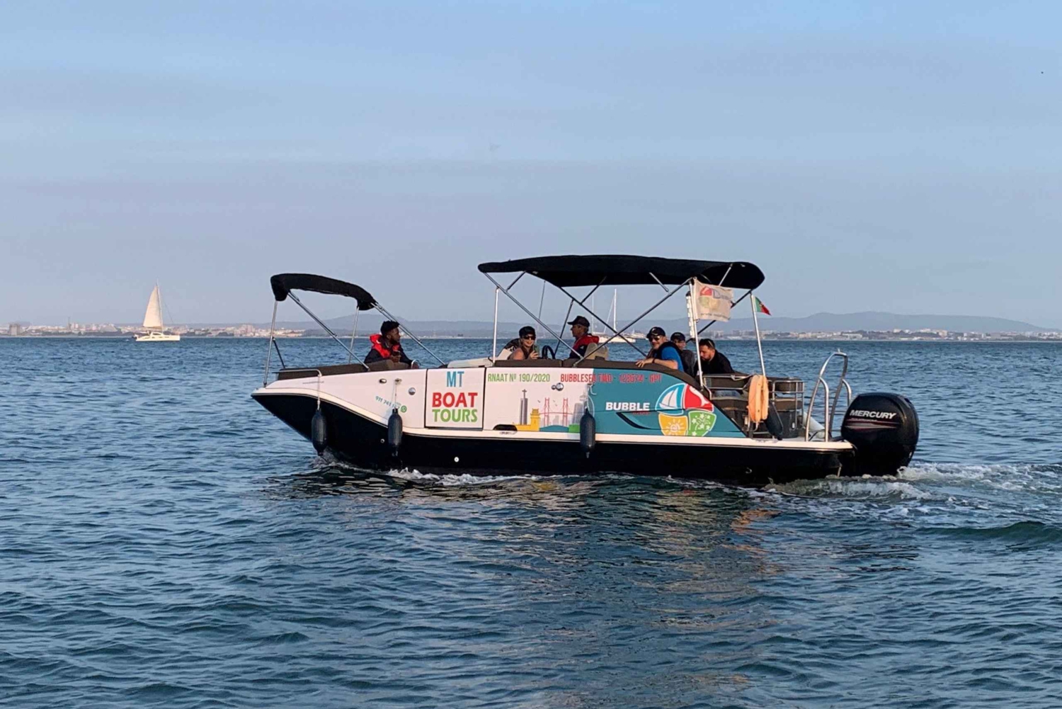 Lisbon: Boat Tour with Champagne