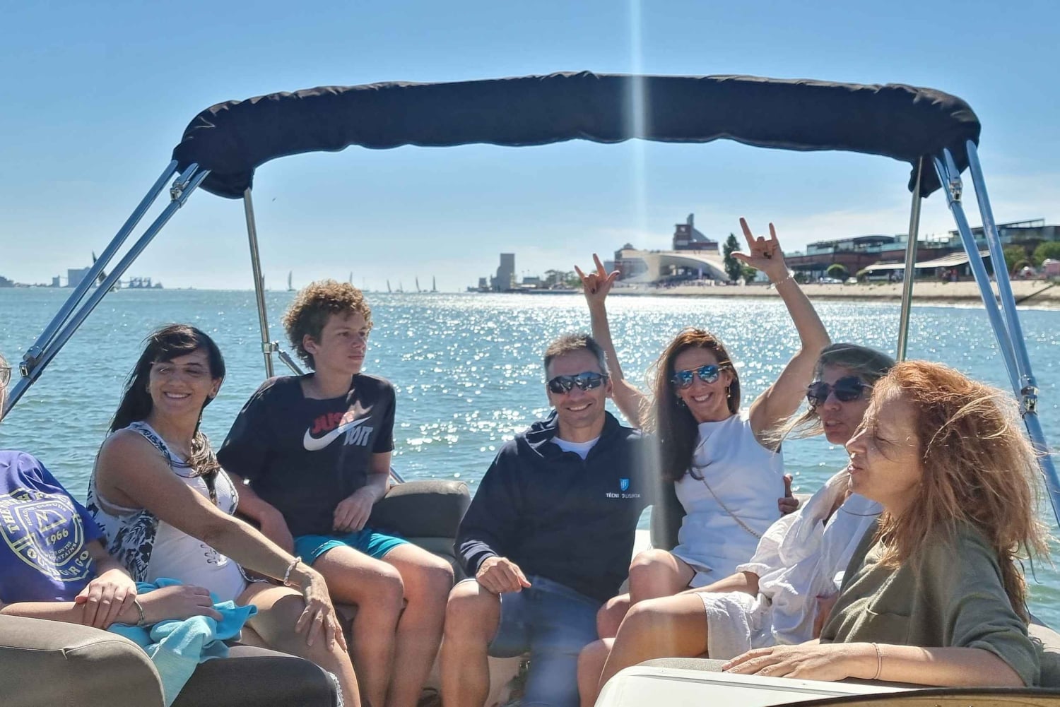 Lisbon: Boat Tour with Champagne