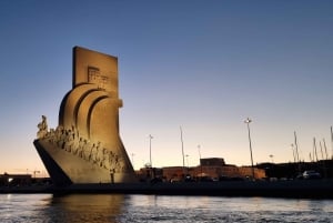 Lisbon: Boat Tour with Champagne